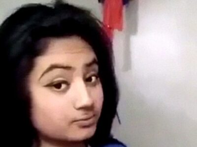 Watch boobs desi girl lifting top to reveal sexy Beautiful