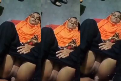 Watch client hijabi lady enjoys Pakistani sex with her Nude,