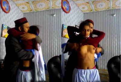 Watch MMS fucks an 18-year-old girl in Pakistani sex Maulana