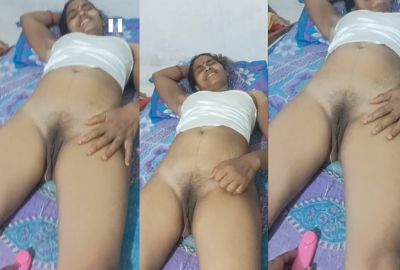 Watch pussy puts vibrator in his Indian nude wife’s Man