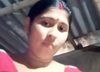 Showing Big boobs and Pussy Boudi Bibastra MMS