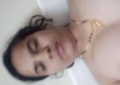 Married lady show Indian
