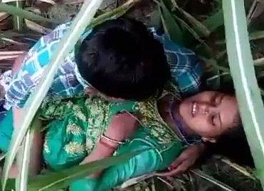 Romance in Ganne ke khet MMS