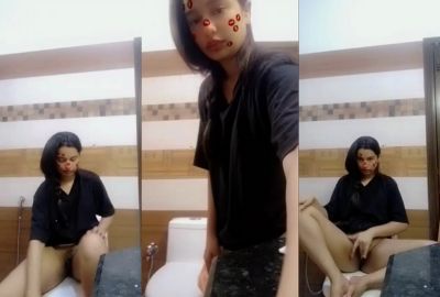 Sexy girl fingering Indian nude MMS