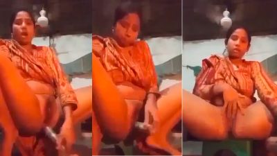 Lady fucking with a bottle desi porn