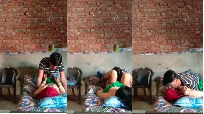 Guy fucks Bhabhi’s pussy desi sex video